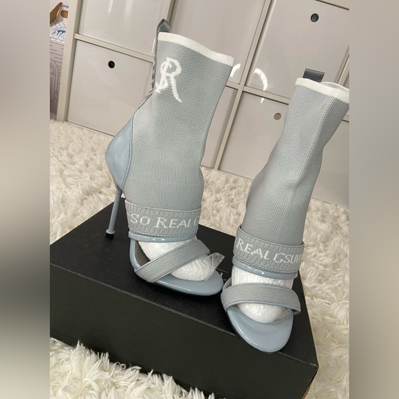 Blue Stilletto Sock Heels | GSUWOO - Picture 4 of 10